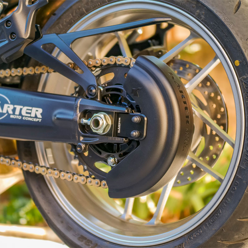 SUZUKI GSX-8TT from 2025 - BLACK chain guard SUZUKI GSX-8TT from 2025 - BLACK chain guard