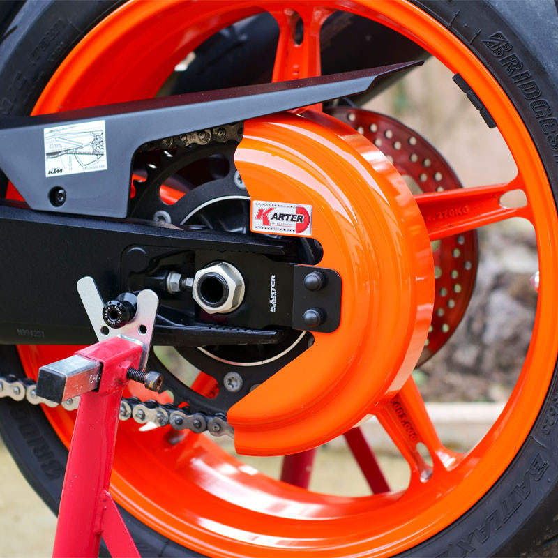 KTM 990 DUKE R from 2025 - Orange chain guard